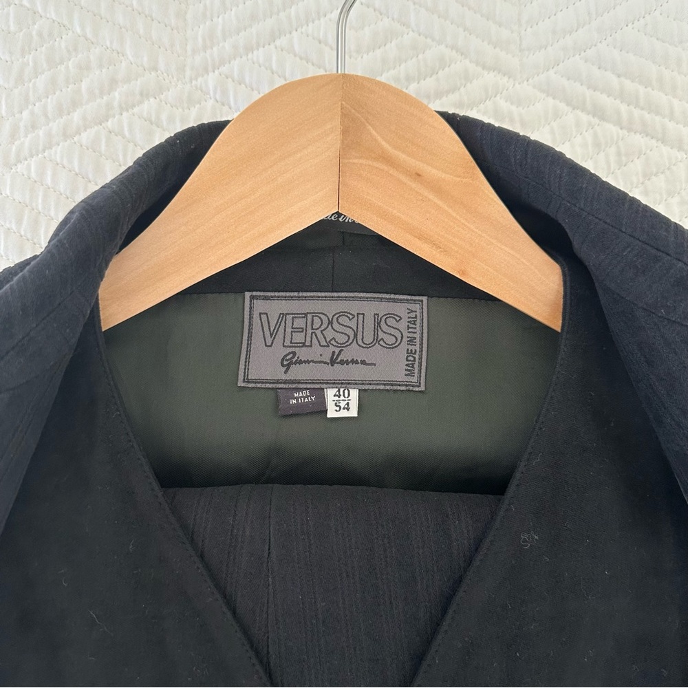 Versus - Picture 4 of 7
